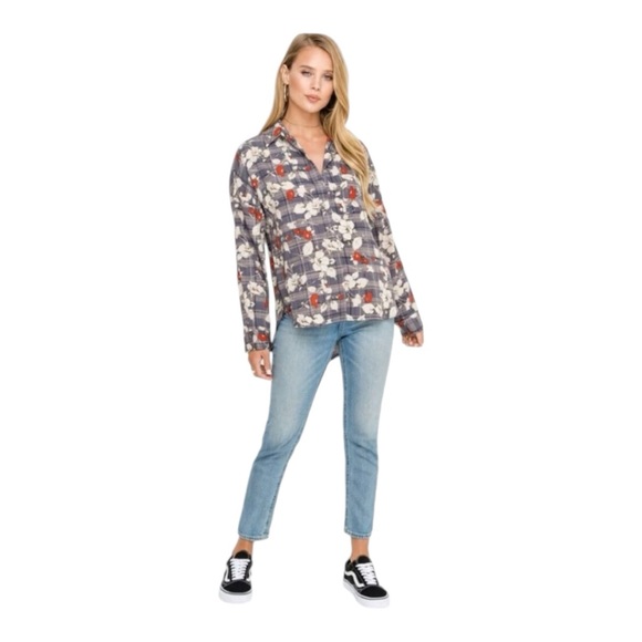 🆕 Lush - Plaid and Floral Long Sleeve Blouse - Picture 4 of 9